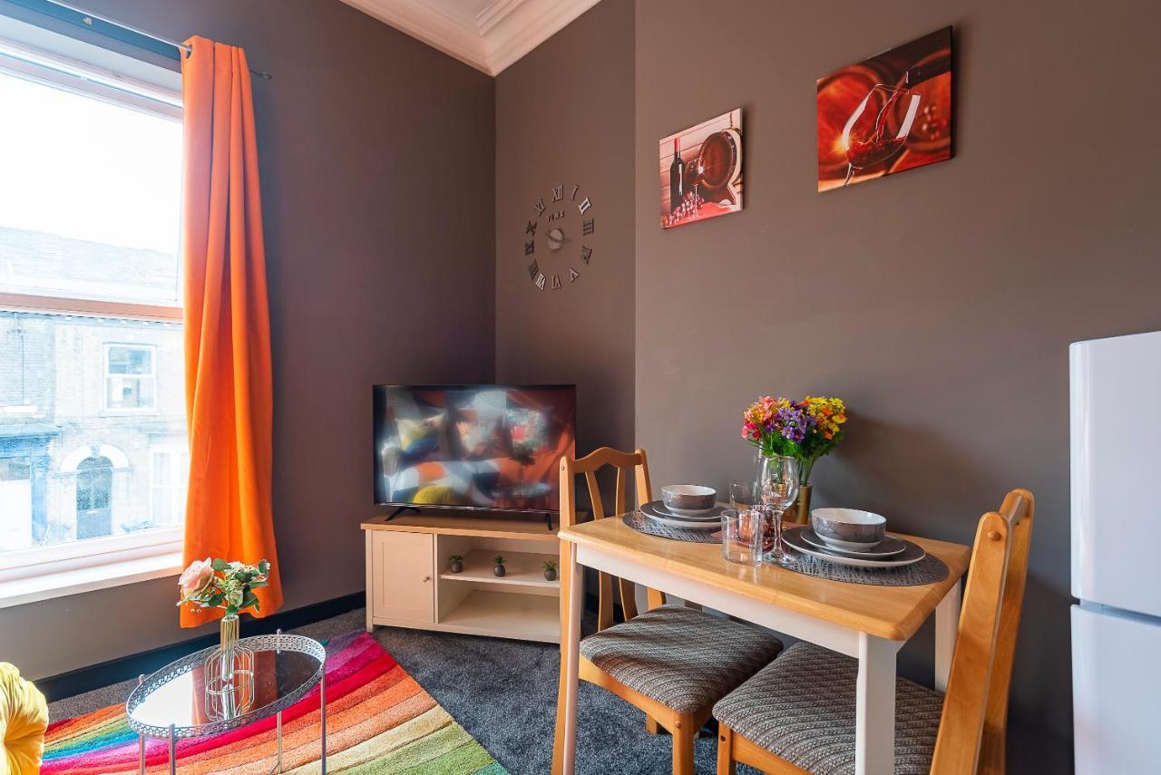 Art-Filled Bohemian 1 Bedroom Apt 2 Beds Colourful Praise Inn Apartment Кингстон-апон-Халл Экстерьер фото